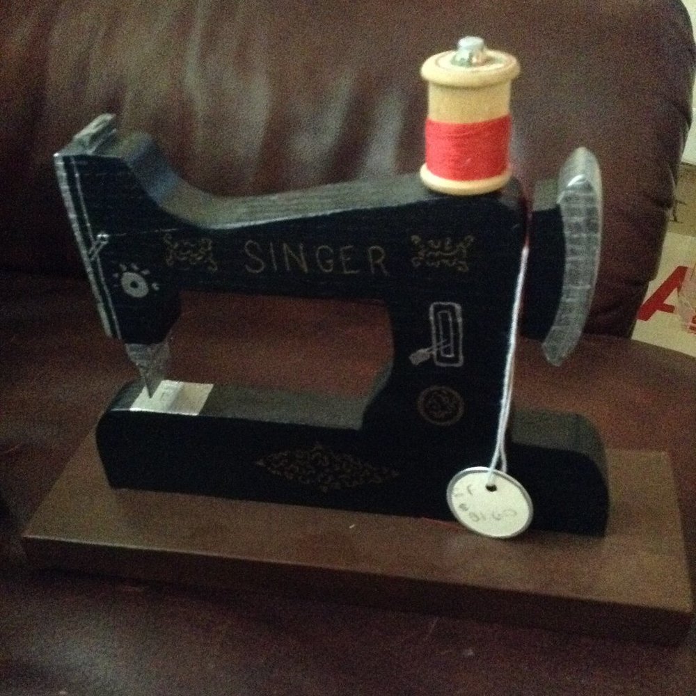 HANDMADE DISPLAY SEWING MACHINE